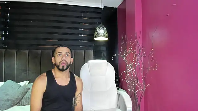 Snapshot of Lobo_sex21 chatting on October 11, 7:45 pm Lobo sex21 online show from October 11, 7:45 pm