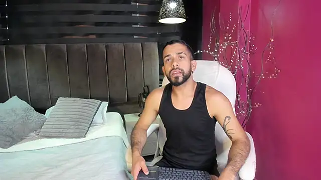 Snapshot of Lobo_sex21 chatting on October 14, 7:36 pm Lobo sex21 online show from October 14, 7:36 pm