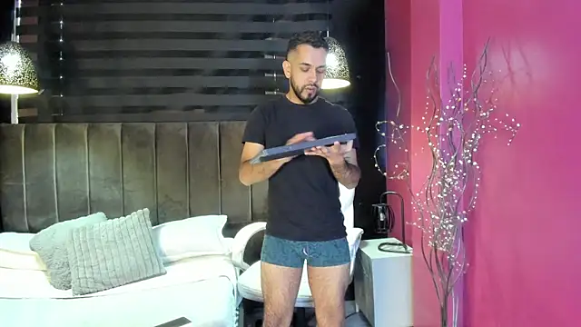 Snapshot of Lobo_sex21 chatting on October 17, 9:28 pm Lobo sex21 online show from October 17, 9:28 pm