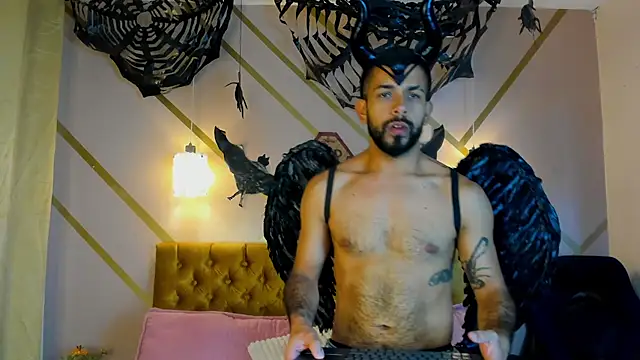 Snapshot of Lobo_sex21 chatting on October 31, 3:13 pm Lobo sex21 online show from October 31, 3:13 pm