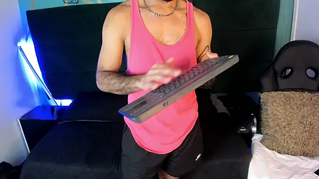 Snapshot of Lobo_sex21 chatting on November 20, 1:11 pm Lobo sex21 online show from November 20, 1:11 pm