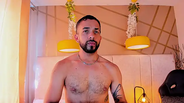 Snapshot of Lobo_sex21 chatting on December 3, 7:56 pm Lobo sex21 online show from December 3, 7:56 pm