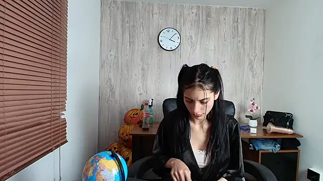 brandy danger online show from October 5, 9:07 am