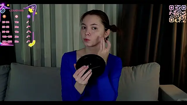 Snapshot of Show_Ray chatting on November 7, 7:58 pm Show Ray online show from November 7, 7:58 pm