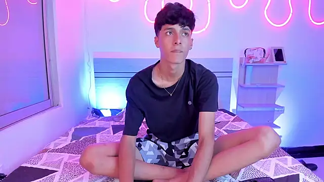 Snapshot of luccas_ferreira chatting on October 19, 8:31 pm luccas ferreira online show from October 19, 8:31 pm