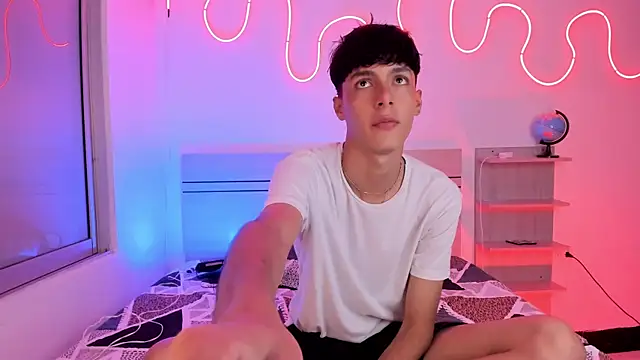 Snapshot of luccas_ferreira chatting on October 25, 7:08 pm luccas ferreira online show from October 25, 7:08 pm