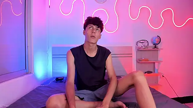 Snapshot of luccas_ferreira chatting on October 28, 7:16 pm luccas ferreira online show from October 28, 7:16 pm