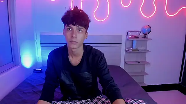 Snapshot of luccas_ferreira chatting on November 16, 7:08 pm luccas ferreira online show from November 16, 7:08 pm