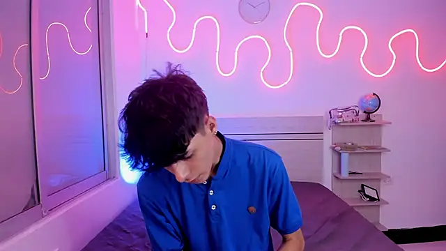 Snapshot of luccas_ferreira chatting on November 19, 6:52 pm luccas ferreira online show from November 19, 6:52 pm