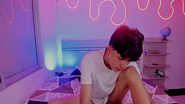 Snapshot of luccas_ferreira chatting on November 25, 7:03 pm luccas ferreira online show from November 25, 7:03 pm