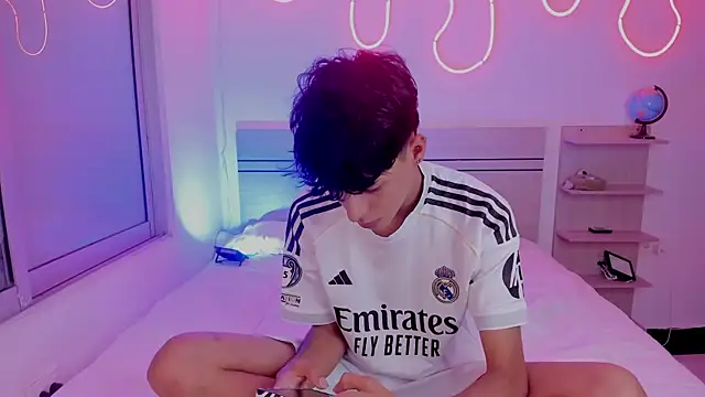 Snapshot of luccas_ferreira chatting on November 29, 7:50 pm luccas ferreira online show from November 29, 7:50 pm