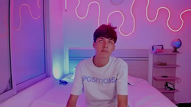 Snapshot of luccas_ferreira chatting on December 5, 8:16 pm luccas ferreira online show from December 5, 8:16 pm