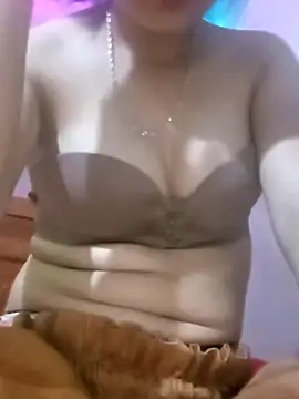 Snapshot of _TranThao_05 chatting on October 13, 2:39 pm TranThao 05 online show from October 13, 2:39 pm