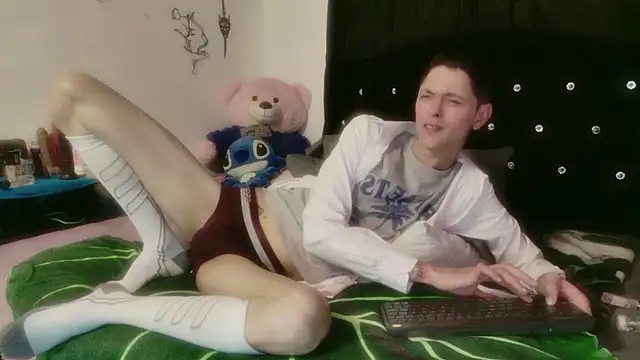 Tyler cat online show from February 6, 11:46 am