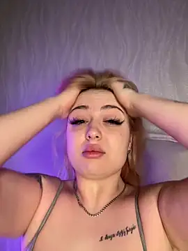 KellyMoors online show from April 10, 1:22 am