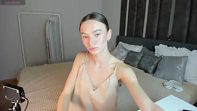 EvaToniz online show from November 14, 1:04 am