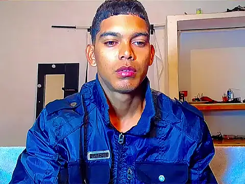 Snapshot of theMyke101 chatting on April 27, 9:57 pm theMyke101 online show from April 27, 9:57 pm