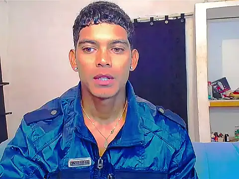 Snapshot of theMyke101 chatting on May 31, 6:09 pm theMyke101 online show from May 31, 6:09 pm