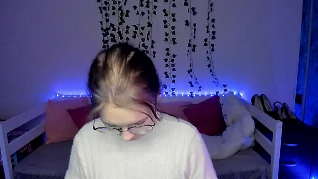 shy elina01 online show from October 18, 10:38 am