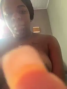 Snapshot of Priihmedeiros chatting on November 19, 10:59 am Priihmedeiros online show from November 19, 10:59 am