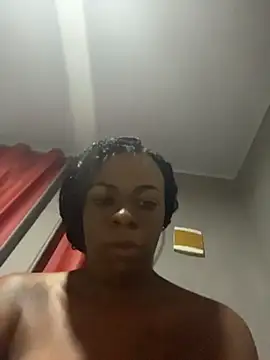 Priihmedeiros online show from April 10, 9:03 am