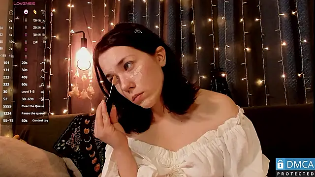 Kelly foox online show from March 28, 11:32 am