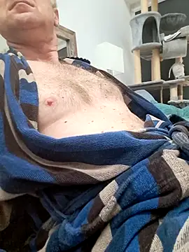 Snapshot of Vintermelon2 chatting on February 23, 7:06 am Vintermelon2 online show from February 23, 7:06 am