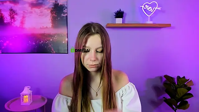 Snapshot of esme_moore_ chatting on October 7, 9:39 am esme moore online show from October 7, 9:39 am