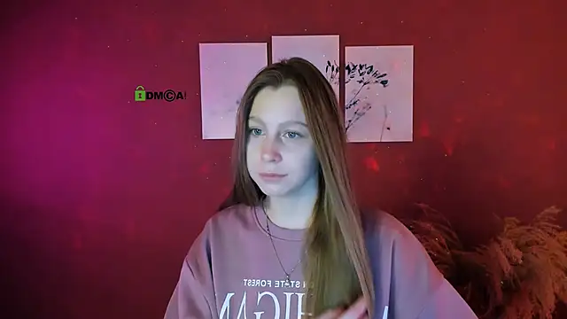 Snapshot of esme_moore_ chatting on October 14, 8:37 am esme moore online show from October 14, 8:37 am