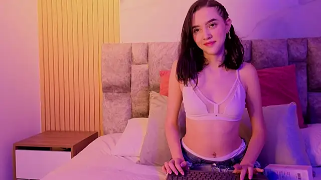 angel  kiss online show from October 8, 11:30 am