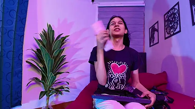Nikki Vesper online show from May 26, 3:24 am