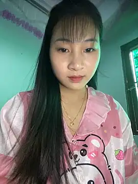Snapshot of banlinh004 chatting on October 9, 5:16 am banlinh004 online show from October 9, 5:16 am