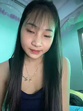Snapshot of banlinh004 chatting on October 11, 6:12 am banlinh004 online show from October 11, 6:12 am