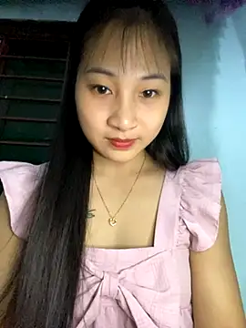 Snapshot of banlinh004 chatting on October 13, 3:45 pm banlinh004 online show from October 13, 3:45 pm