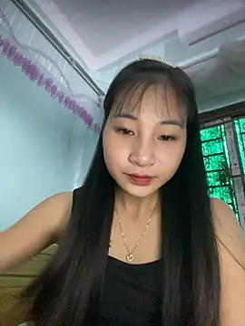 Snapshot of banlinh004 chatting on October 14, 8:59 am banlinh004 online show from October 14, 8:59 am
