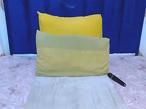 SweetJuicyPussy97 online show from April 5, 5:54 pm