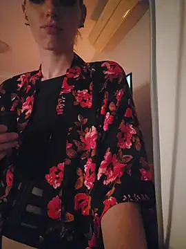 lonely Cosplay chick online show from October 25, 1:18 pm