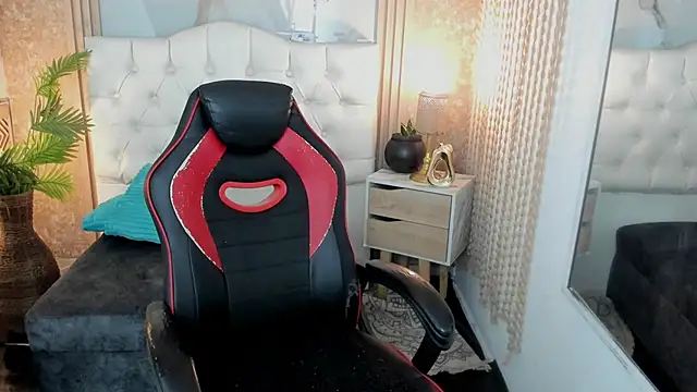 AriaVega online show from April 16, 1:01 pm