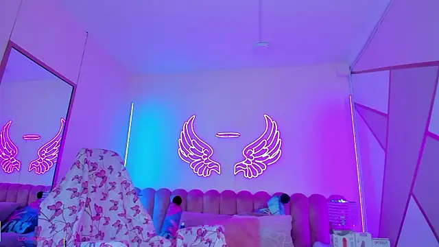 Snapshot of madisson_121 chatting on February 4, 1:17 pm madisson 121 online show from February 4, 1:17 pm