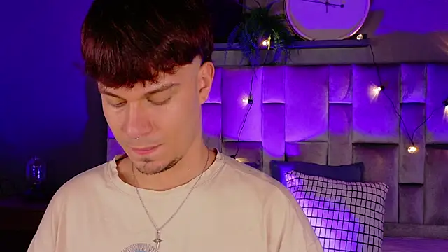 Snapshot of LiamThunder05_ chatting on October 30, 3:30 am LiamThunder05 online show from October 30, 3:30 am