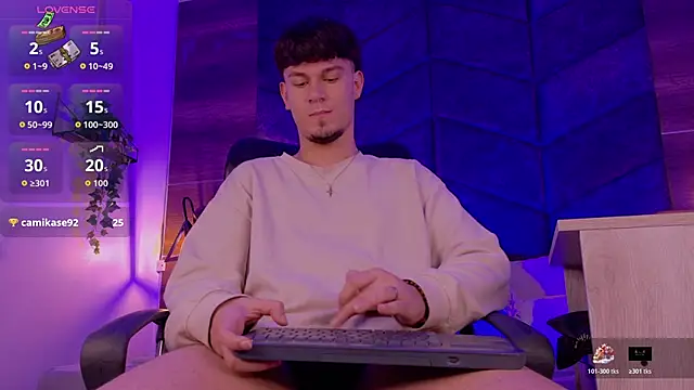 Snapshot of LiamThunder05_ chatting on November 10, 3:05 am LiamThunder05 online show from November 10, 3:05 am