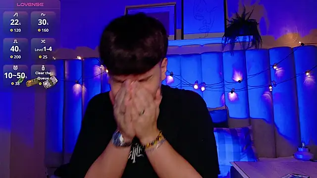 Snapshot of LiamThunder05_ chatting on November 11, 3:06 am LiamThunder05 online show from November 11, 3:06 am