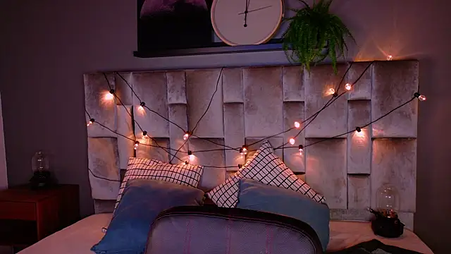 Snapshot of LiamThunder05_ chatting on November 15, 3:37 am LiamThunder05 online show from November 15, 3:37 am