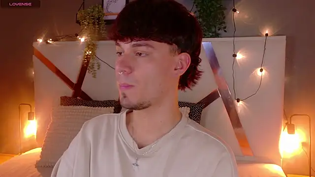 Snapshot of LiamThunder05_ chatting on November 25, 2:55 am LiamThunder05 online show from November 25, 2:55 am