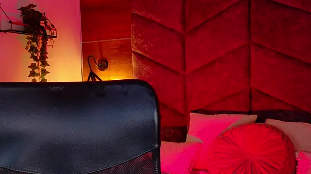 Snapshot of LiamThunder05_ chatting on November 26, 3:07 am LiamThunder05 online show from November 26, 3:07 am