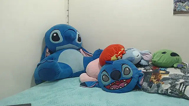 caramel doll   online show from February 16, 9:11 pm