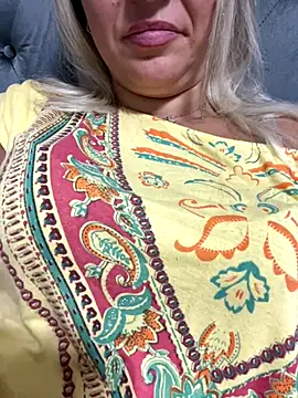 Snapshot of Daiana_Andra chatting on October 12, 8:52 pm Daiana Andra online show from October 12, 8:52 pm