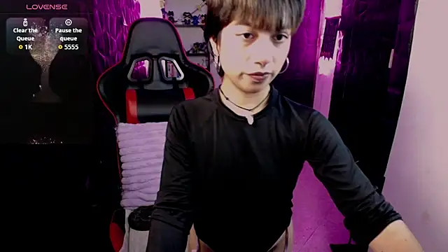lunarichy22 online show from May 21, 9:22 pm