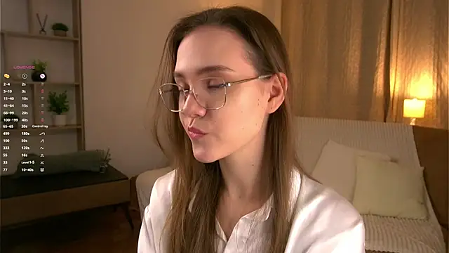 SweetSaraPie online show from March 23, 5:28 pm