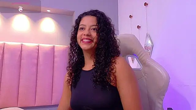 Snapshot of CamilaLevy chatting on November 24, 12:16 pm CamilaLevy online show from November 24, 12:16 pm